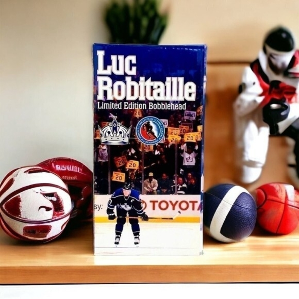 Luc Robitaille Bobblehead Limited Edition LA Kings NHL Hockey Statue 7" NIB Rare